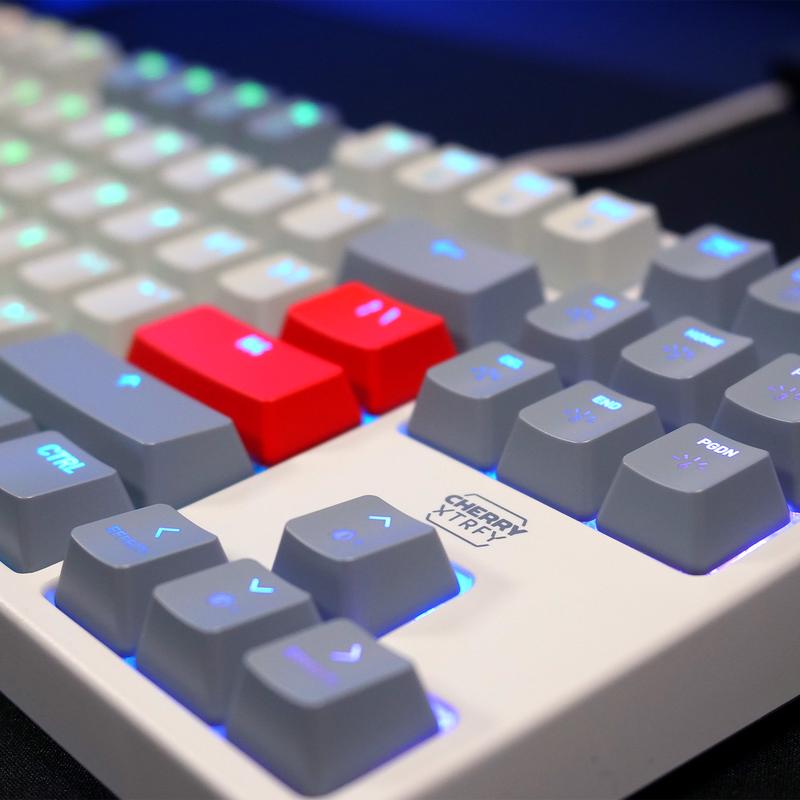 Cherry XTRFY mechanisch gamingtoetsenbord K4V2 RGB TKL Retro - 5